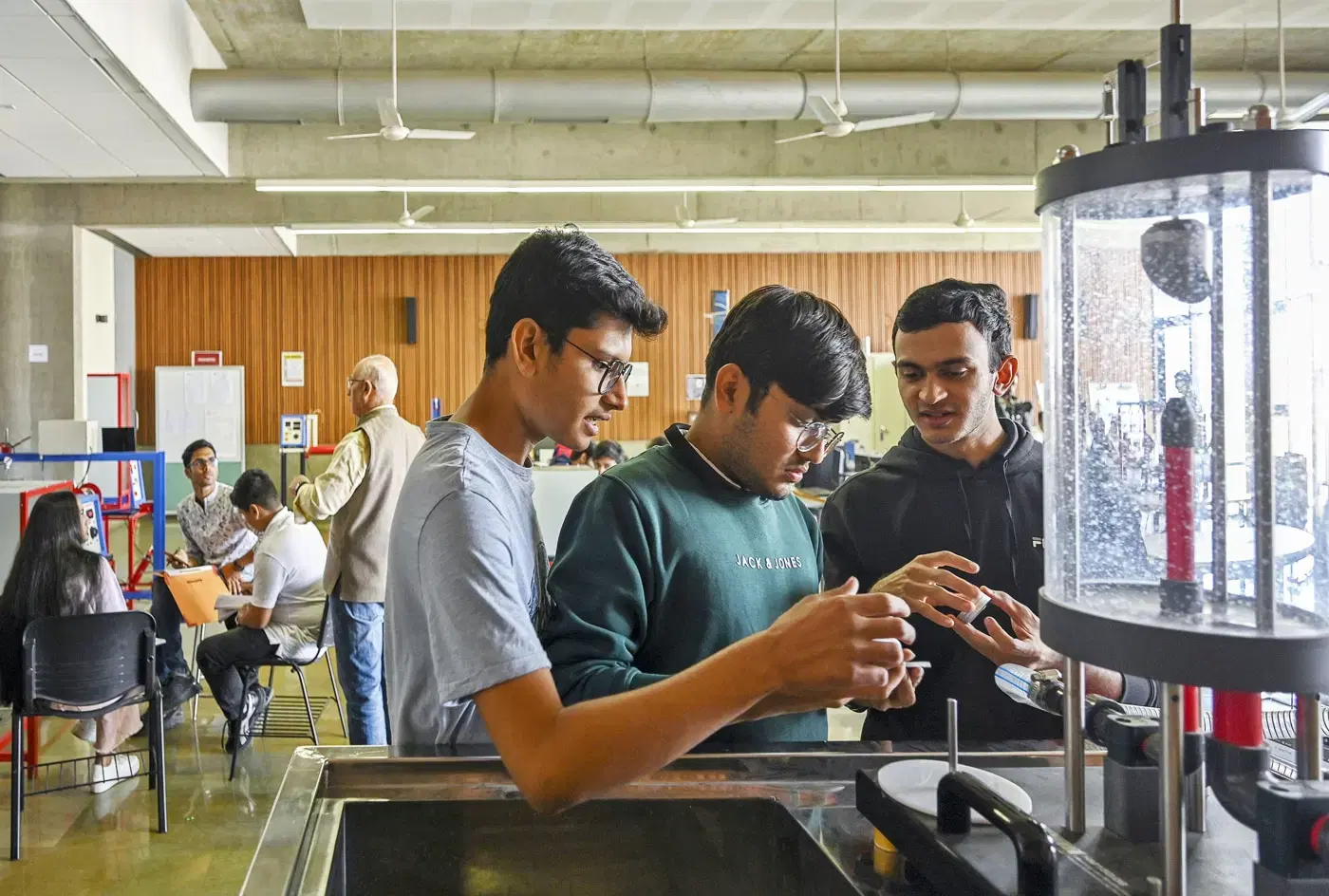 Ahmedabad University Labs photo 7